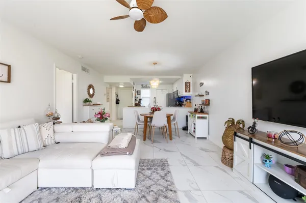 $189,000 | 600 Northeast 2nd Street, Unit 105, Dania Beach, FL 33004