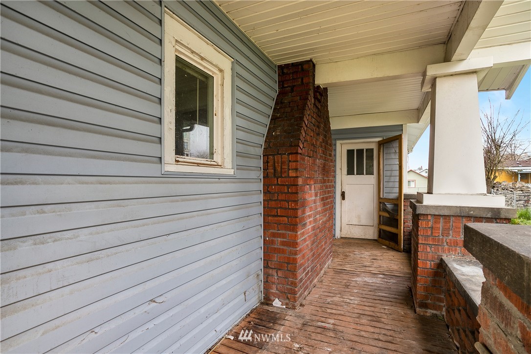 58 Southwest 5th Street Chehalis, WA 98532 - Photo 3 of 18 Gallery Image 3