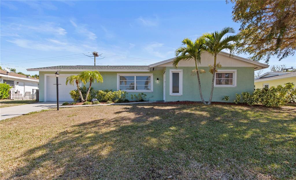 6725 Roxbury Drive Sarasota, FL 34231 - Photo 1 of 25
