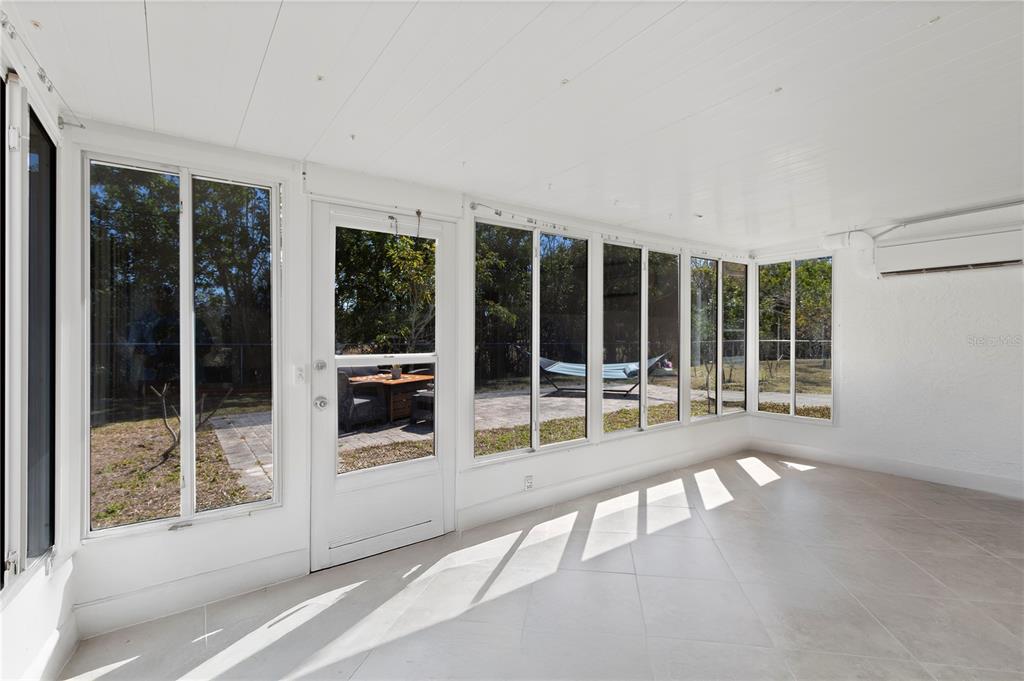 6725 Roxbury Drive Sarasota, FL 34231 - Photo 15 of 25
