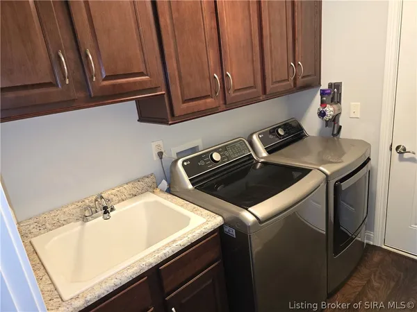 $319,900 | 3663 Stonecreek Circle, Unit B, Jeffersonville, IN 47130