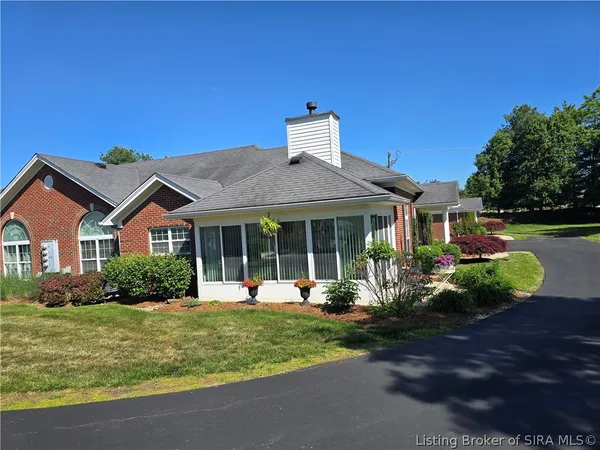 $319,900 | 3663 Stonecreek Circle, Unit B, Jeffersonville, IN 47130