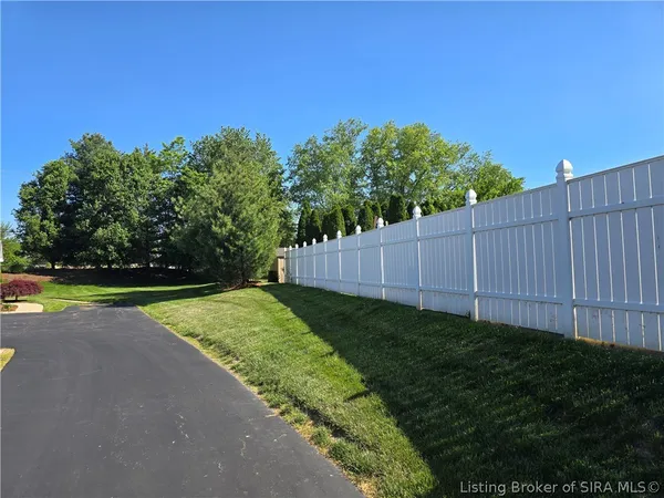 $319,900 | 3663 Stonecreek Circle, Unit B, Jeffersonville, IN 47130