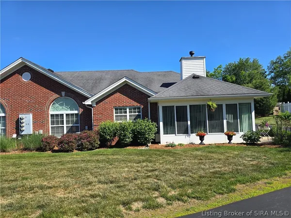 $319,900 | 3663 Stonecreek Circle, Unit B, Jeffersonville, IN 47130