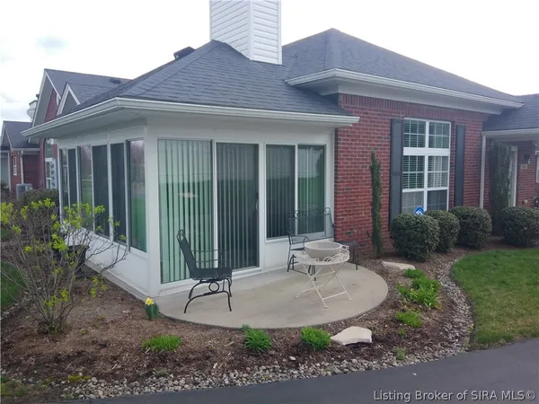 $319,900 | 3663 Stonecreek Circle, Unit B, Jeffersonville, IN 47130