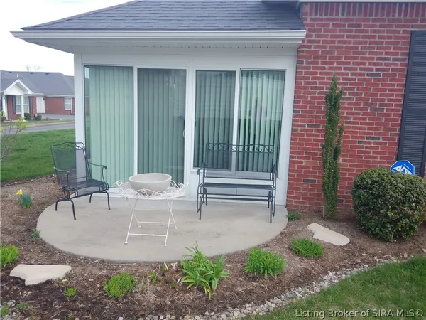 $319,900 | 3663 Stonecreek Circle, Unit B, Jeffersonville, IN 47130