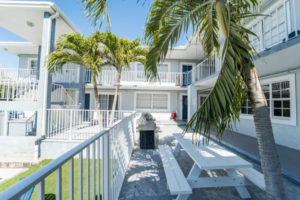 $3,100 | 801 Andrews Avenue, Unit 2, Delray Beach, FL 33483