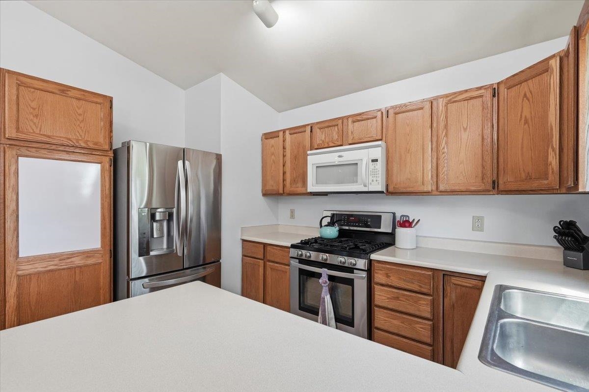 699 Robin Drive Sun Prairie, WI 53590 - Photo 6 of 43