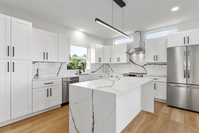 $725,000 | 106 Koolua Drive, Bastrop, TX 78602