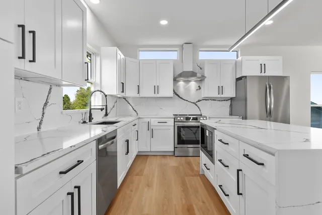 $725,000 | 106 Koolua Drive, Bastrop, TX 78602