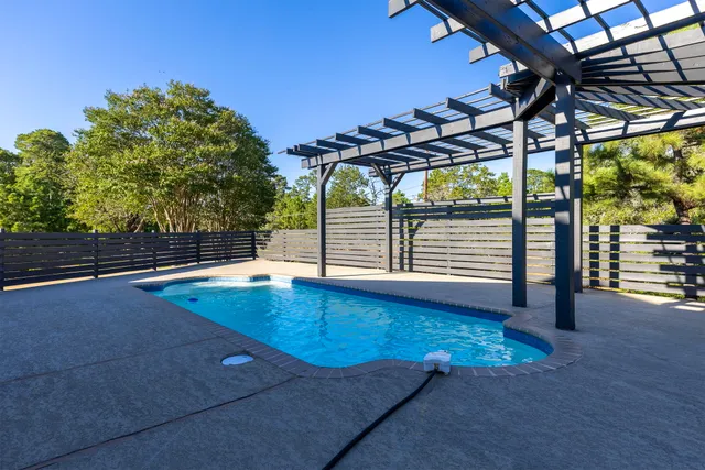 $725,000 | 106 Koolua Drive, Bastrop, TX 78602