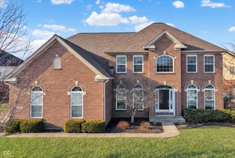 $714,900 | 13866 Four Seasons Way, Carmel, IN 46074