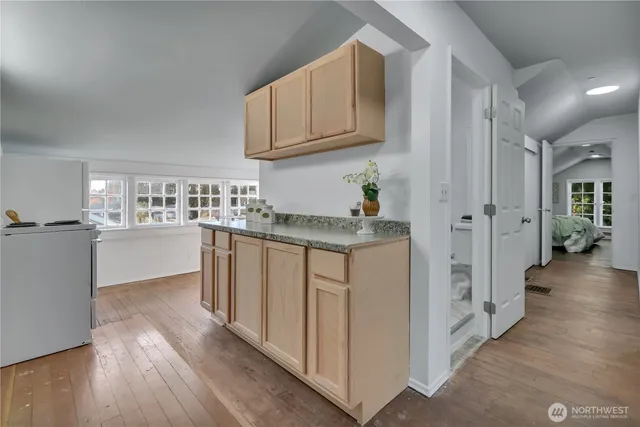 $899,999 | 7656 Pacific Avenue, Tacoma, WA 98408