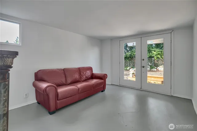 $899,999 | 7656 Pacific Avenue, Tacoma, WA 98408