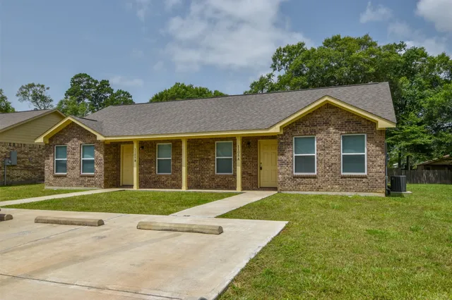 $1,200 | 1105 Parkhurst Avenue, Unit B, Cleveland, TX 77327