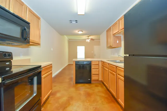 $1,200 | 1105 Parkhurst Avenue, Unit B, Cleveland, TX 77327