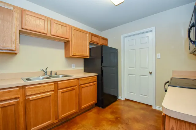 $1,200 | 1105 Parkhurst Avenue, Unit B, Cleveland, TX 77327