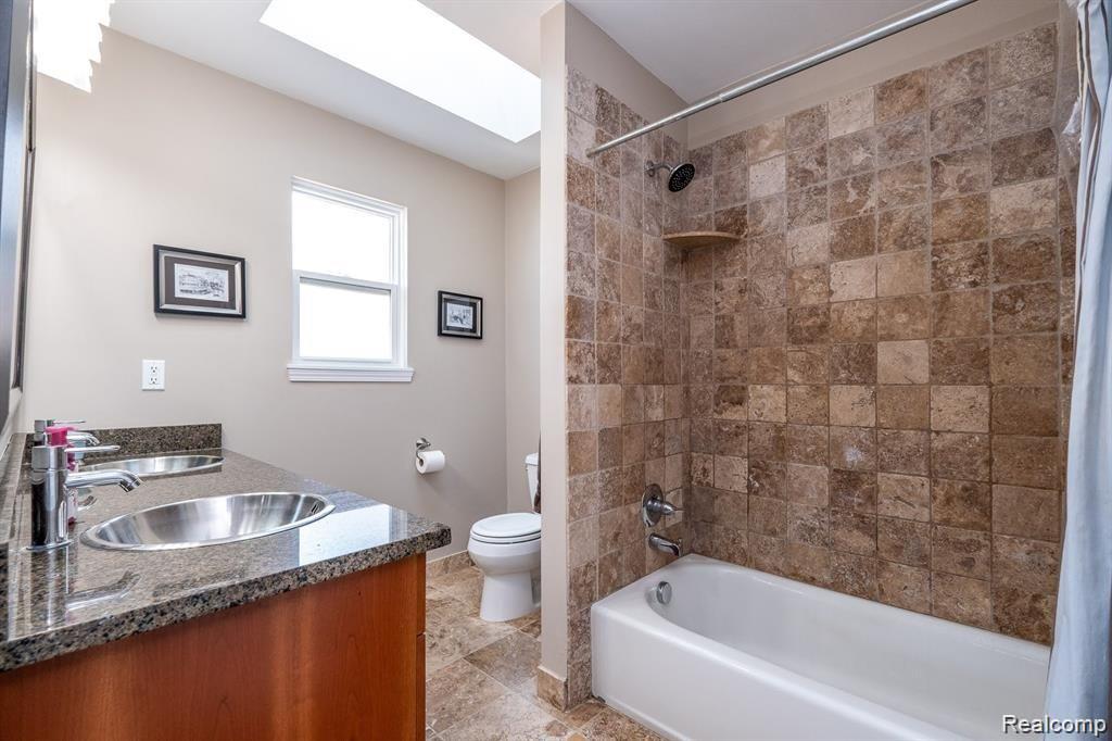 3022 Bamlet Road Royal Oak, MI 48073 - Photo 29 of 51 Master Bathroom