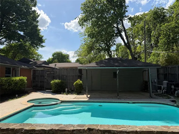 $2,795 | 888 Berkinshire Drive, Dallas, TX 75218