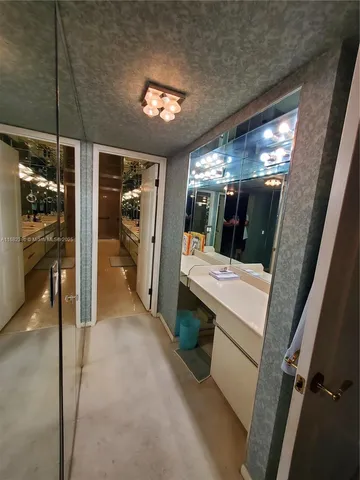 $3,500 | 5757 Collins Avenue, Unit 1902, Miami Beach, FL 33140