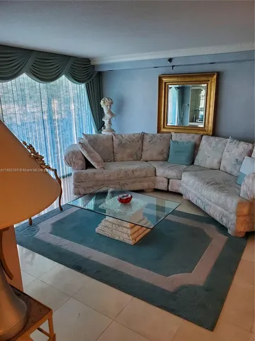 $3,500 | 5757 Collins Avenue, Unit 1902, Miami Beach, FL 33140