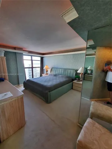 $3,500 | 5757 Collins Avenue, Unit 1902, Miami Beach, FL 33140