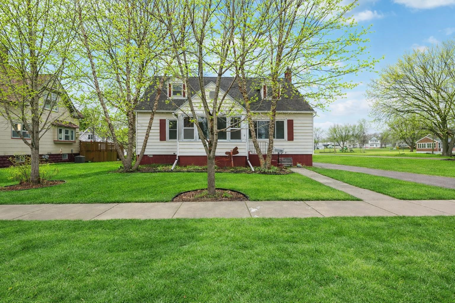 412 West Main Street Reedsburg, WI 53959 - Photo 3 of 54