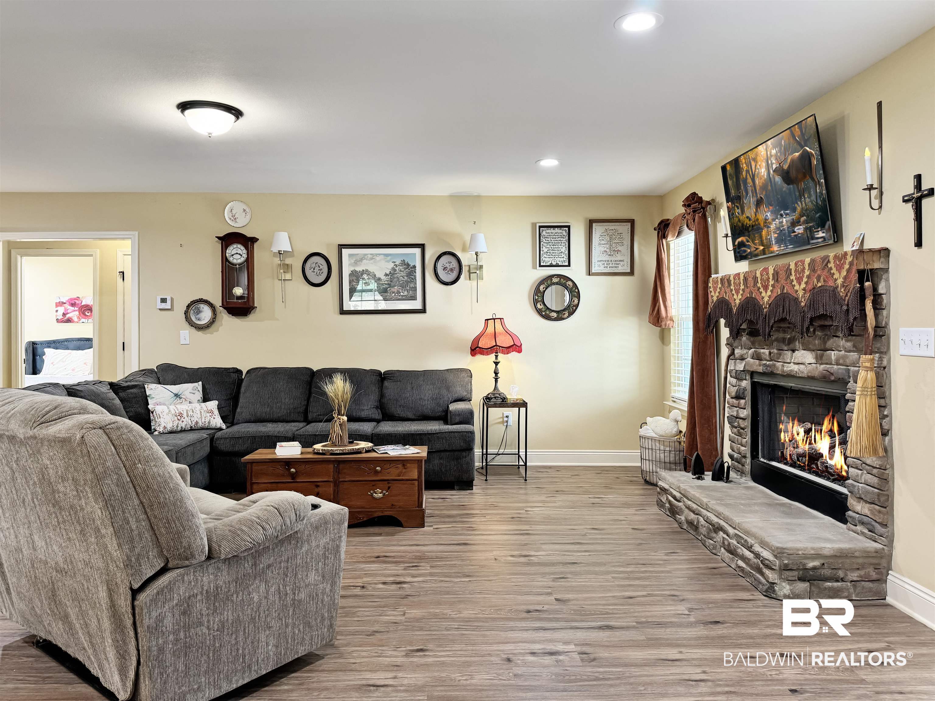 30687 Brady Road Robertsdale, AL 36567 - Photo 9 of 53 Living Room