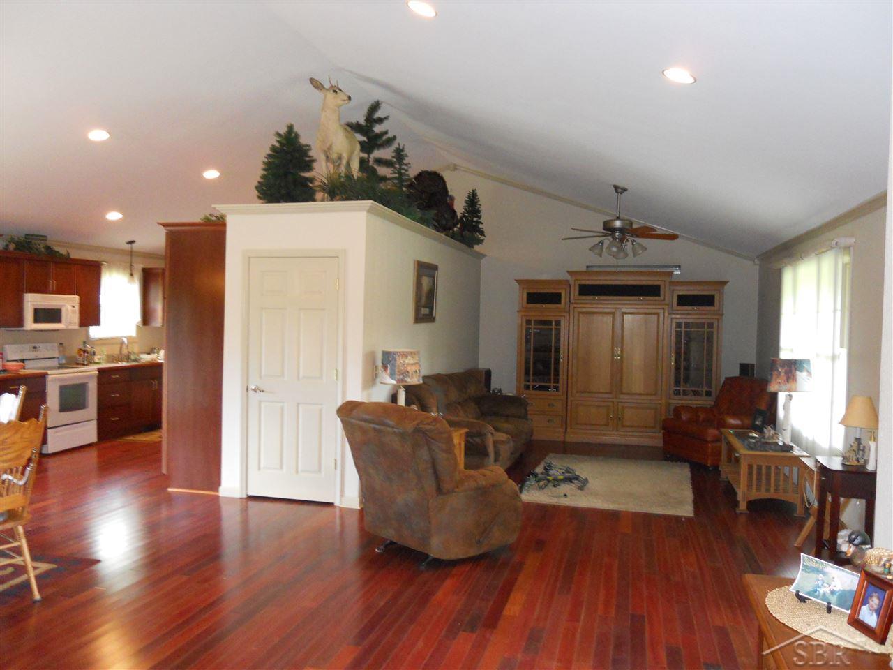 7328 Oak Road Vassar, MI 48768 - Photo 4 of 52 31254533-3.JPG