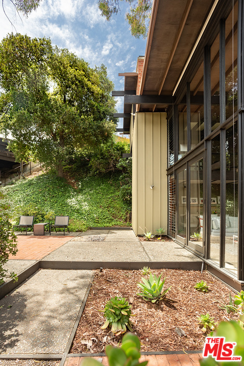 1617 Pleasant Way Pasadena, CA 91105 - Photo 18 of 19 a view of a pathway of a house with a yard