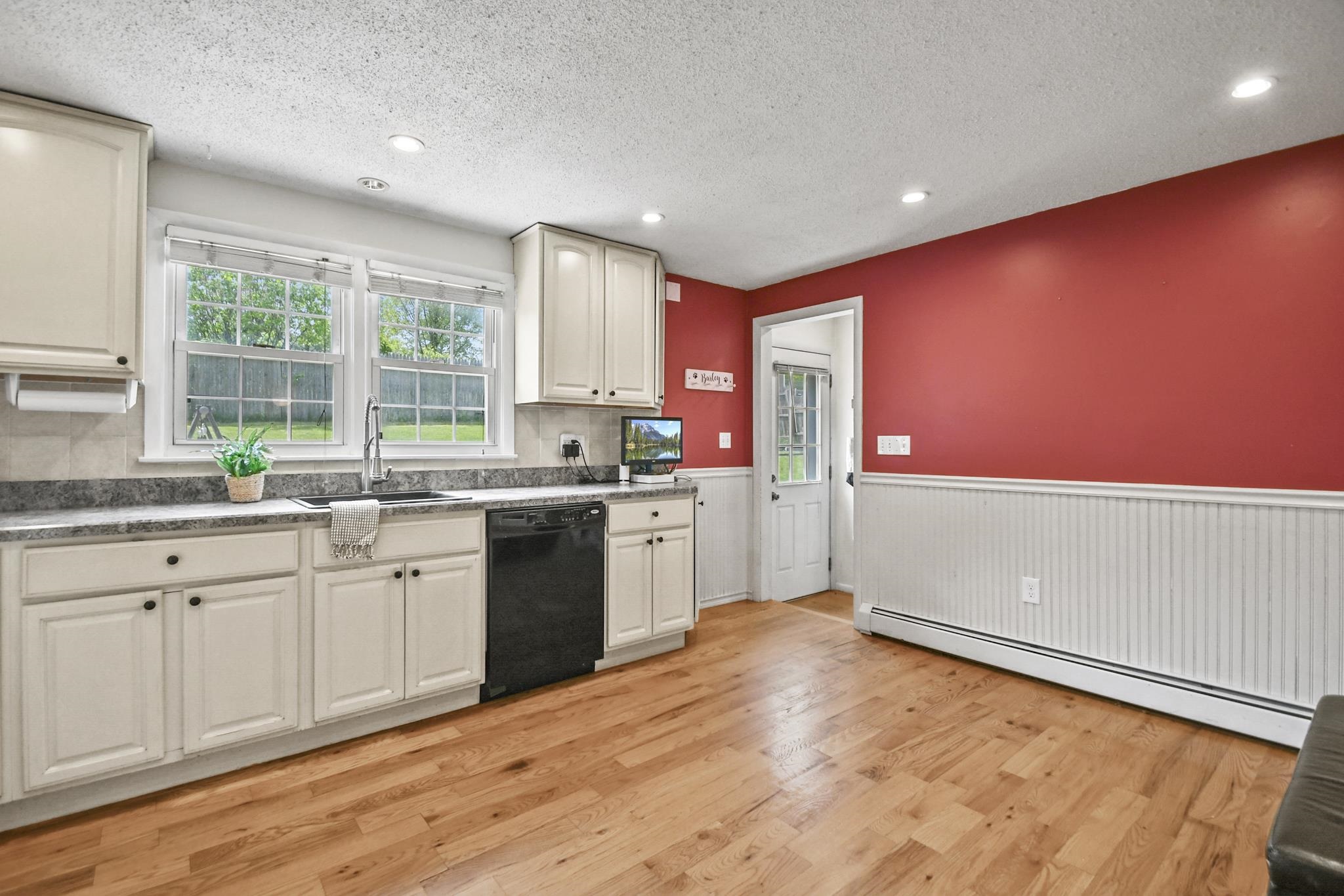 7 Pine Street Hooksett, NH 03106 - Photo 11 of 30