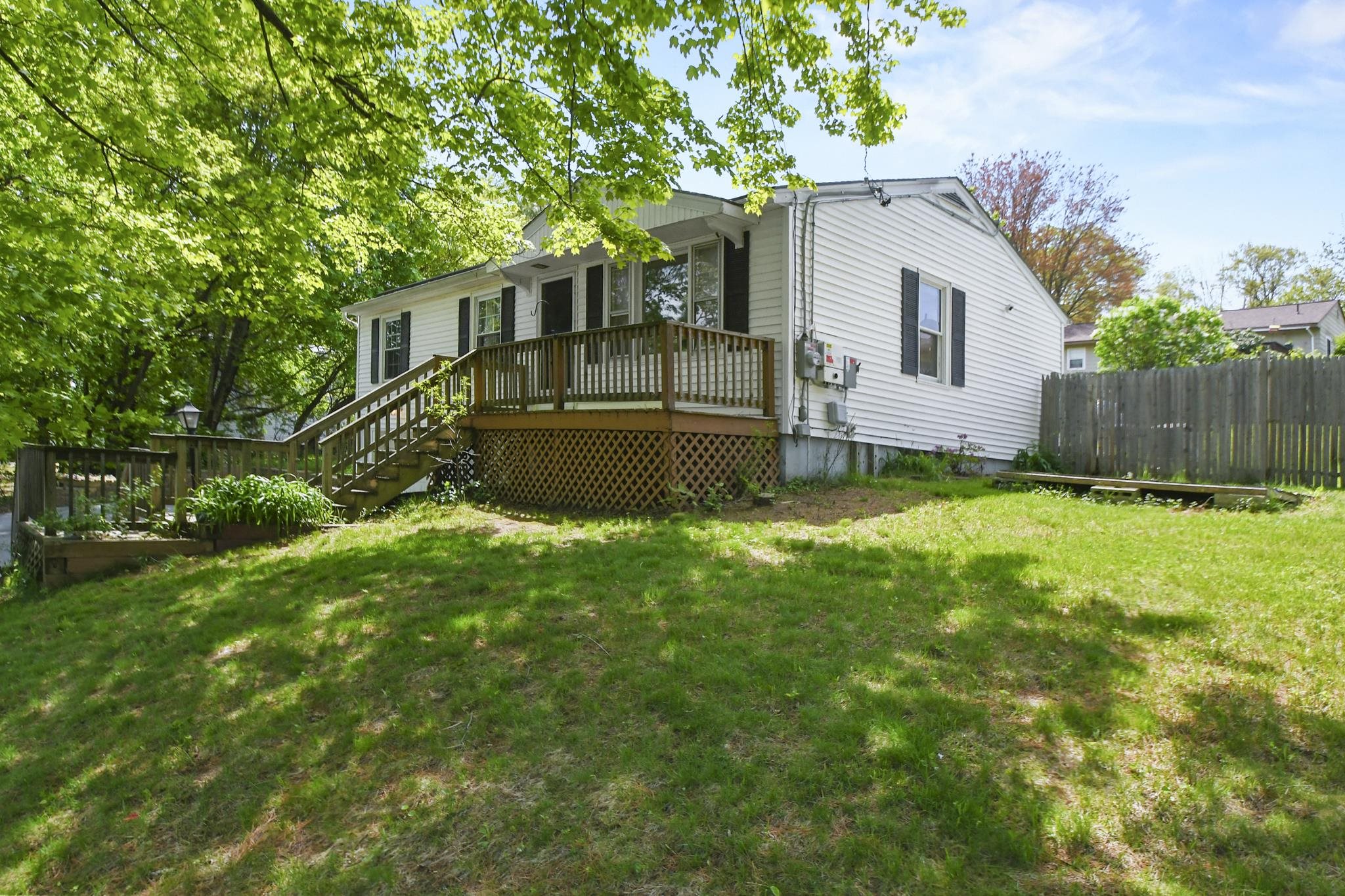 7 Pine Street Hooksett, NH 03106 - Photo 2 of 30