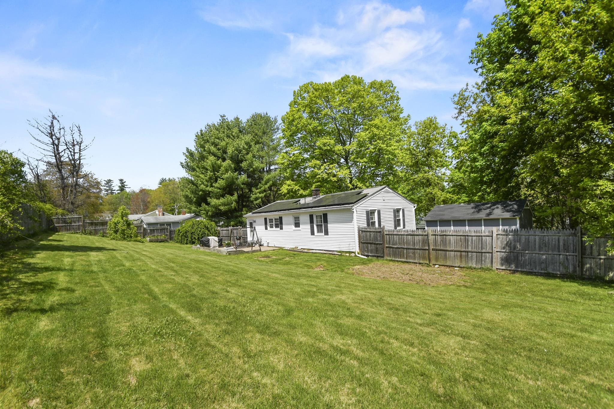 7 Pine Street Hooksett, NH 03106 - Photo 5 of 30