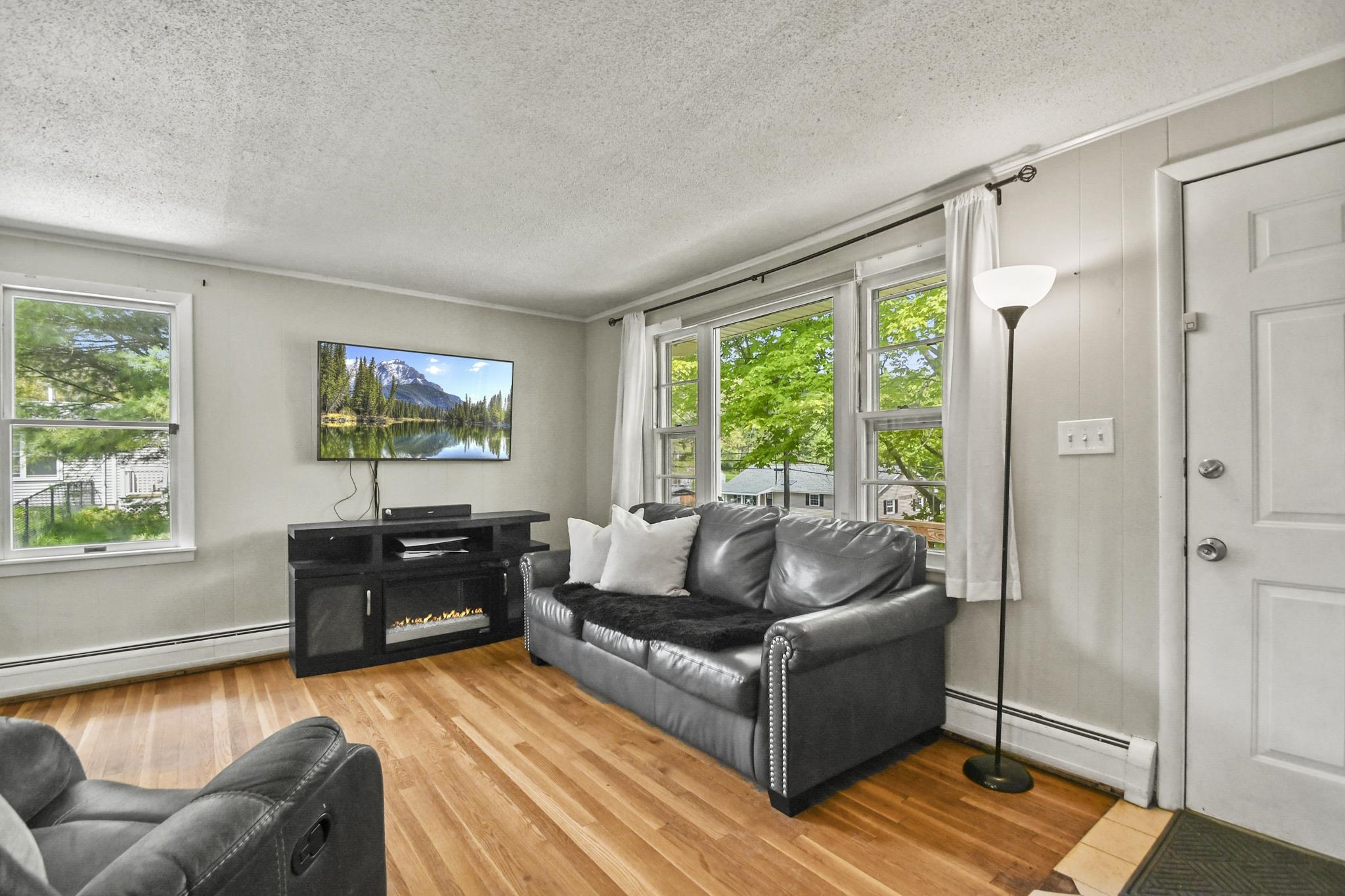 7 Pine Street Hooksett, NH 03106 - Photo 6 of 30