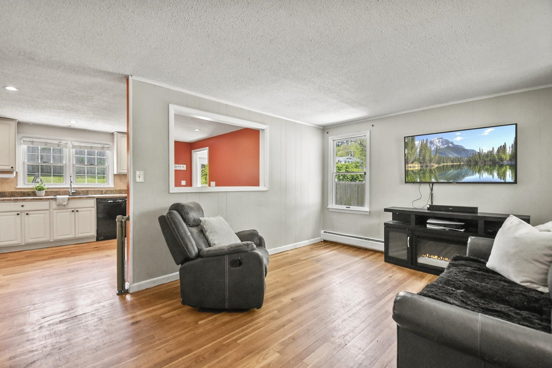 7 Pine Street Hooksett, NH 03106 - Photo 7 of 30