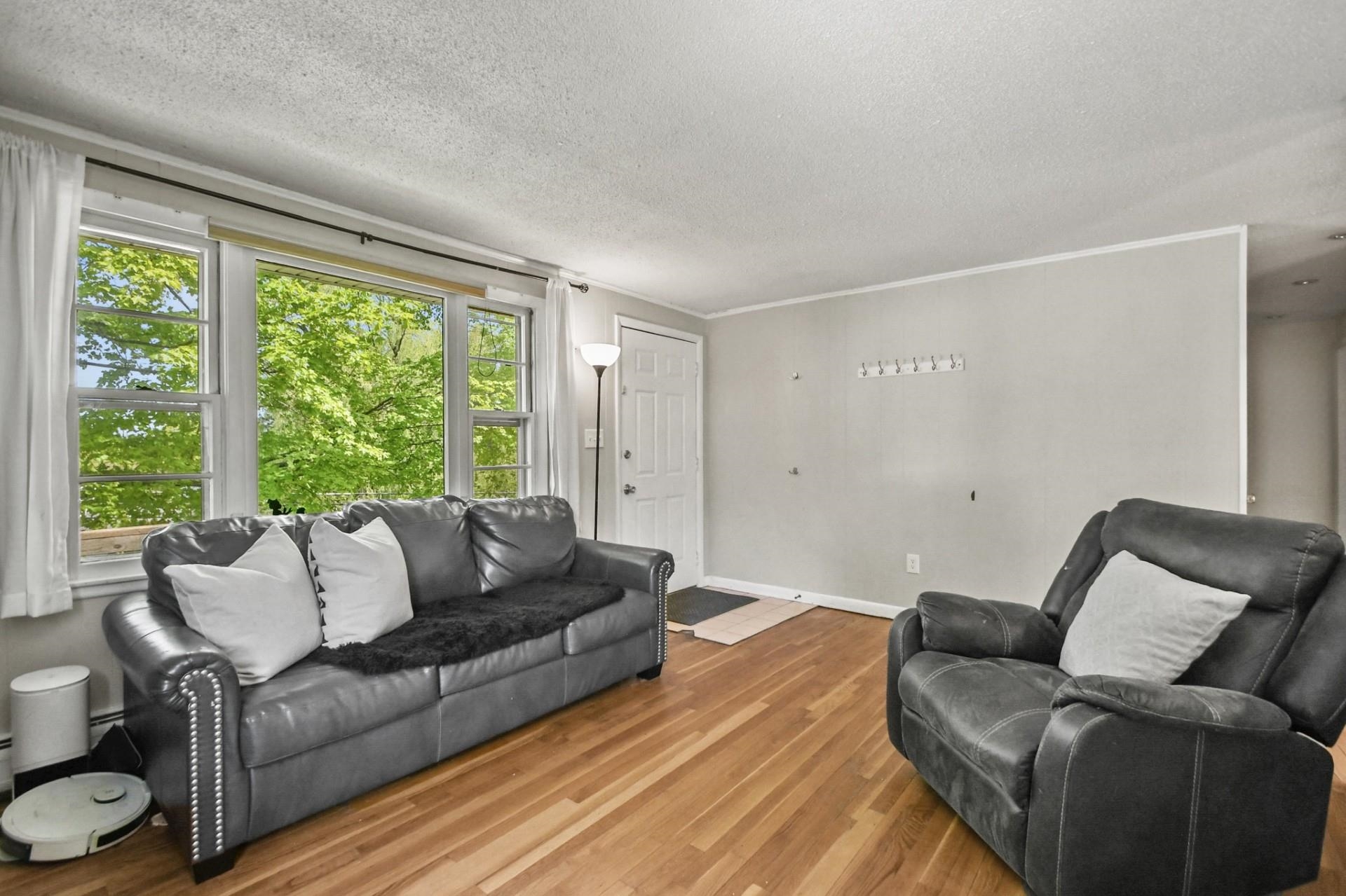 7 Pine Street Hooksett, NH 03106 - Photo 9 of 30