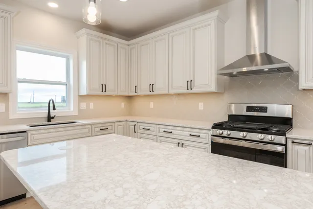 $639,000 | 1313 Woodbine Road, Bloomington, IL 61704