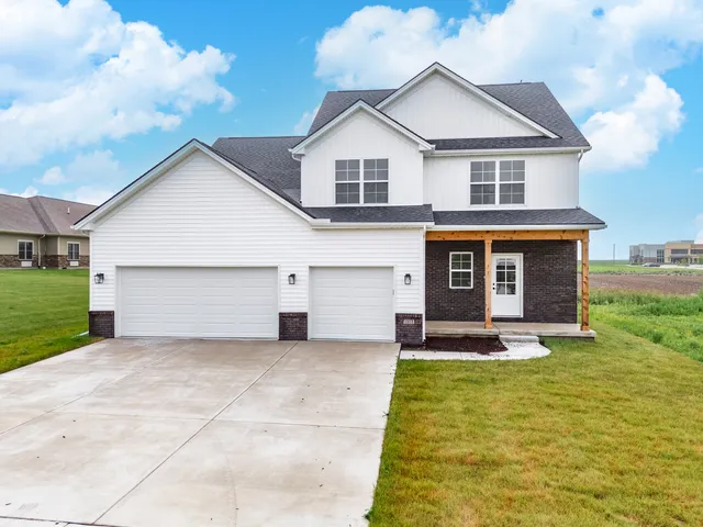 $639,000 | 1313 Woodbine Road, Bloomington, IL 61704