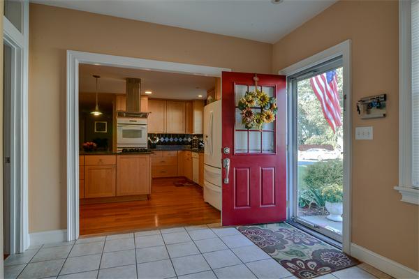 18 Hardwick Road Natick, MA 01760 - Photo 2 of 29 Gallery Image 2