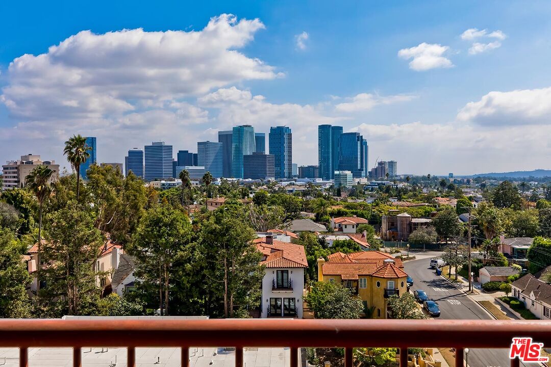 10550 Wilshire Boulevard, Unit 804 Los Angeles, CA 90024 - Photo 21 of 22 a view of a city
