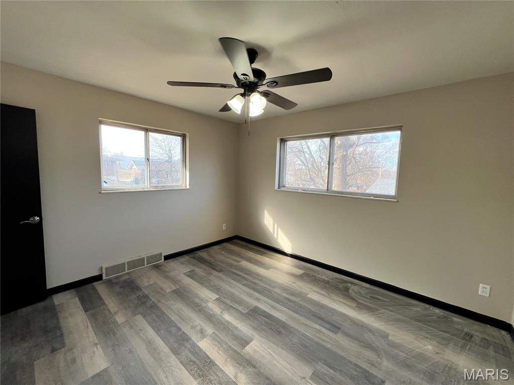 5150 Wallingford Drive St. Louis, MO 63121 - Photo 11 of 16