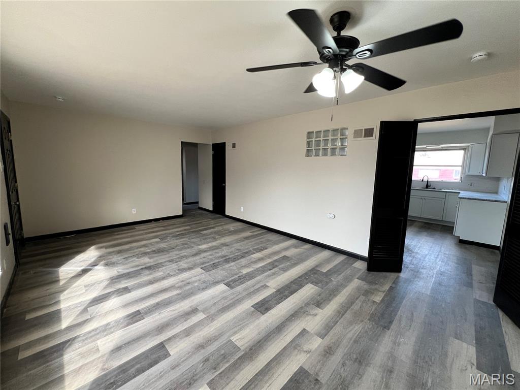 5150 Wallingford Drive St. Louis, MO 63121 - Photo 2 of 16