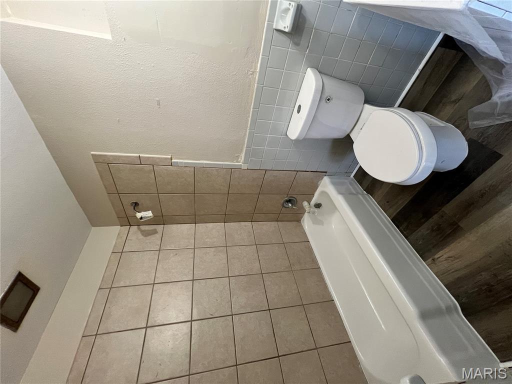 5150 Wallingford Drive St. Louis, MO 63121 - Photo 10 of 16