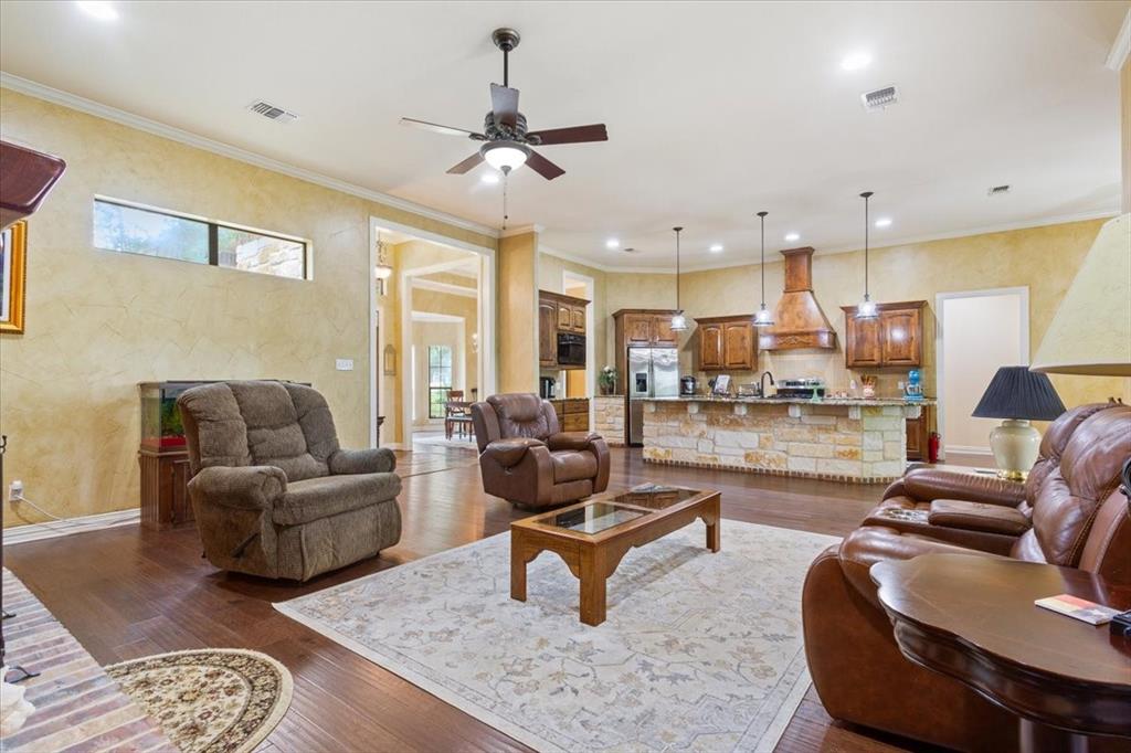 1125 Whispering Oaks China Spring, TX 76633 - Photo 11 of 36