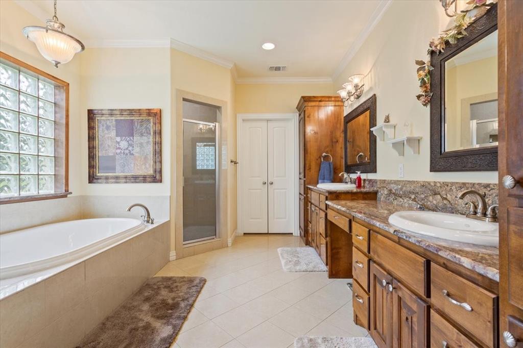 1125 Whispering Oaks China Spring, TX 76633 - Photo 17 of 36