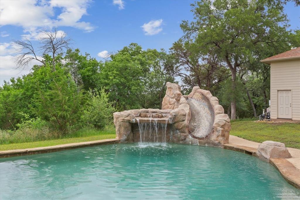 1125 Whispering Oaks China Spring, TX 76633 - Photo 32 of 36