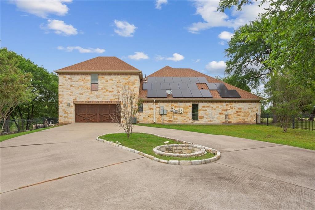1125 Whispering Oaks China Spring, TX 76633 - Photo 35 of 36 Side garage