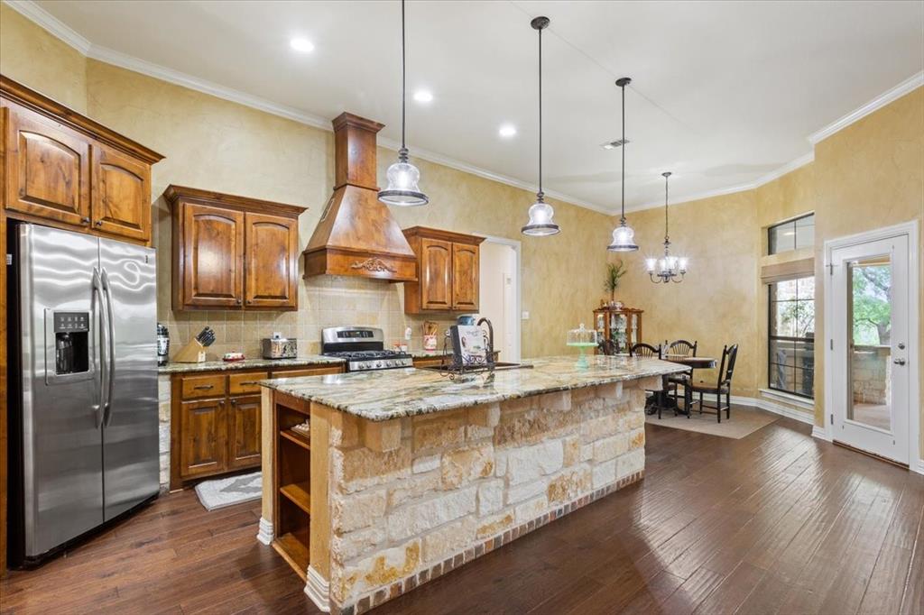 1125 Whispering Oaks China Spring, TX 76633 - Photo 8 of 36