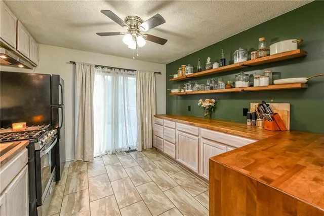 $199,900 | 18108 Shoshone Drive, Independence, MO 64058