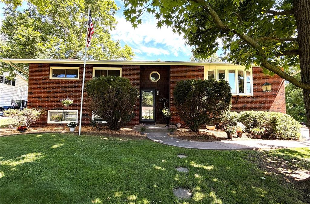 21 Southeast 215 Road Warrensburg, MO 64093 - Photo 1 of 18